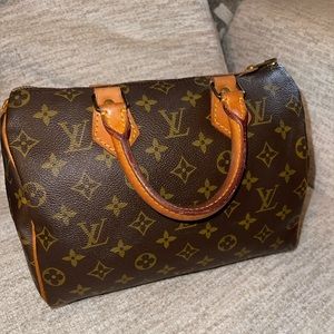 Louis Vuitton Monogram Speedy 25